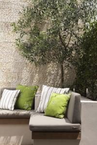 sustainable garden design uses natural fabrics